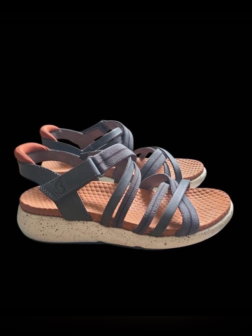 NWB Women’s Baretrapps Gracee wedge sandal. Hard to find color. 7 1/2 medium.